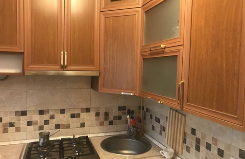 Yerevan Apartamento | Apartamento claro, acogedor y moderno cerca de la estación de metro