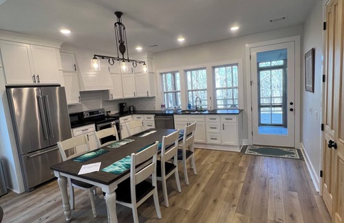 Oxford Cabina | Clear Creek: Sardis Lake- 3 Bedroom Cabin