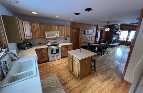 Tomahawk Cabina | Clear Lake Cabin & Sandy Beach close to Tomahawk