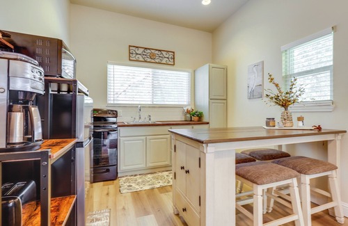 Clear Lake Apartamento | Clear Lake Getaway w/Dock Access & Shared Yard!