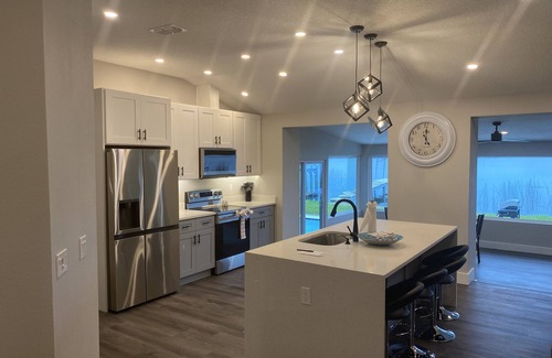 Southwest Orlando Casa | Clear Lake Retreat: Private pool and spa, lakefront
