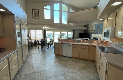 Clear Lake Casa | Clear Lake Waterfront Home! Dream Home, enjoy the good life!