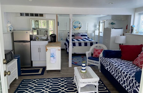 Plymouth Apartamento | Clear Pond Suite, un apacible estudio frente al estanque con capacidad para 4 personas.