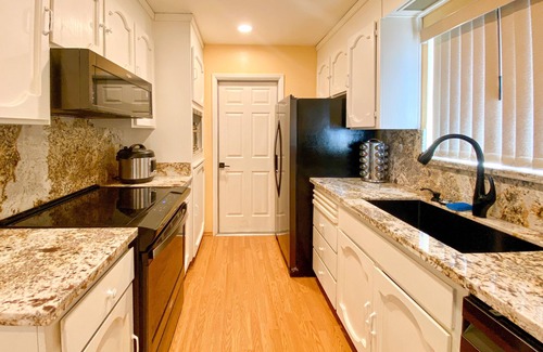 Clear Lake Casa | Clearlake Canal Front Home, Dog-friendly & Sauna