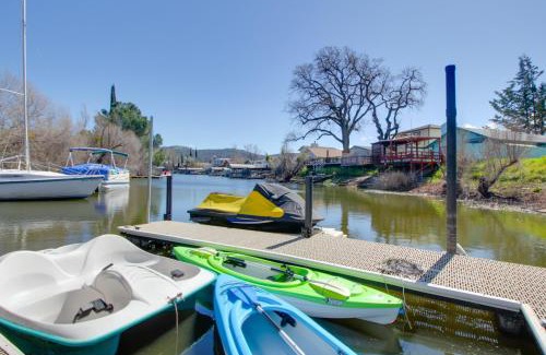 Clear Lake Casa | Clearlake Oaks Home with Game Room, Dock and Deck