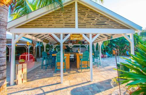 Bay Esplanade Casa | Clearwater Beach Oasis Retreat - Entire Resort
