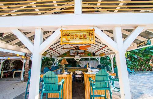 Bay Esplanade Casa | Clearwater Beach Oasis Retreat - Entire Resort