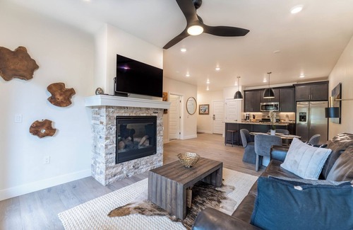 Lakeside Village Apartamento | Clearwater Lofts #102, Building 2 by Summit County Mountain Retreats