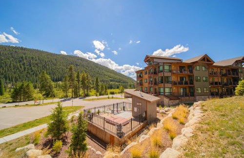 Lakeside Village Casa | Clearwater Lofts Bldg 2 302 by SummitCove Lodging