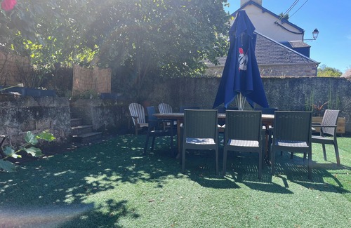 Clecy Casa | Clécy center, 10 min walk from the banks of the Orne .4 to 10 people adjustable rates