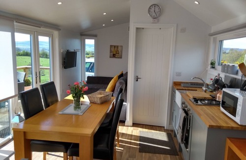 Dalry Casa | Cleeves Cabins, Ailsa Luxury Lodge With hot tub