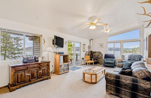Worley Casa | Cleland Bay Waterfront Cabin