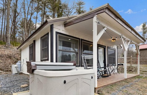 Blowing Rock Casa | Clementine Cottage at Doe Creek