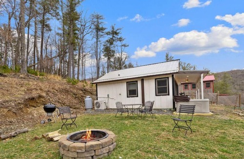 Blowing Rock Casa | Clementine Cottage at Doe Creek