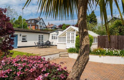 Dawlish Casa | Clementine Cottage, Hot Tub, Pool Table, Holcombe Beach 600m