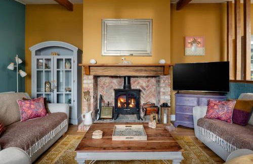 Dawlish Casa | Clementine Cottage, Hot Tub, Pool Table, Holcombe Beach 600m