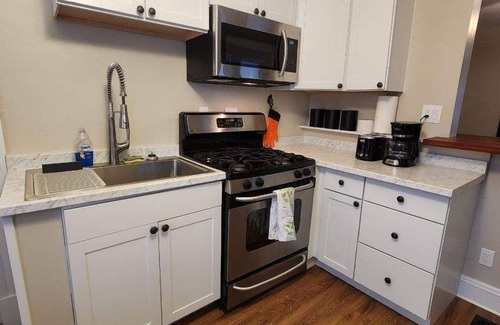 Norwood Casa | Cleneay #1, Private 3 Bed near Xavier & Downton