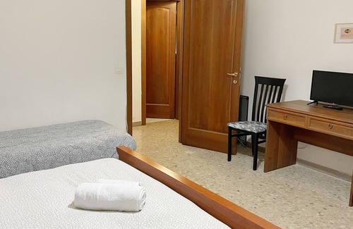 Ancona Casa | Cleo Azalea