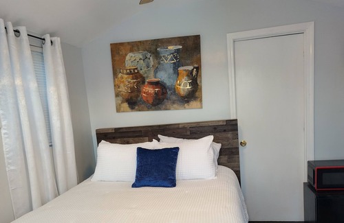 Ronda Cabina | Cleo's Village, Blue Ridge Mountain Tiny House Village Cabin by Redawning