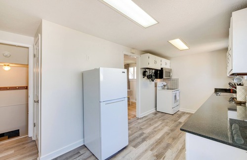 Cleveland Cabaña | Cleveland Home w/ Fenced Yard ~ 10 Mi to Downtown!