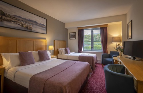 Clifden Hotel | Clifden Station House