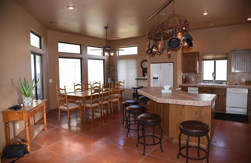 Hurricane Casa | Cliff Dwellers A Spectacular 5 Bedroom home just east of Sand Hollow Reservoir