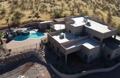 Hurricane Casa | Cliff Dwellers A Spectacular 5 Bedroom home just east of Sand Hollow Reservoir