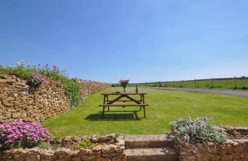 Bridport Casa | Cliff Farm No 2 Cottage