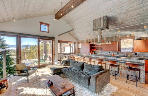 Tabernash Casa | Cliff Side Luxury Chalet I Private Hot Tub I Amazing Views I Best Price I Discounted Attractions