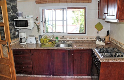 Arco da Calheta Cabaña | Cliff-top location, tranquil | Stonecliff Cottage