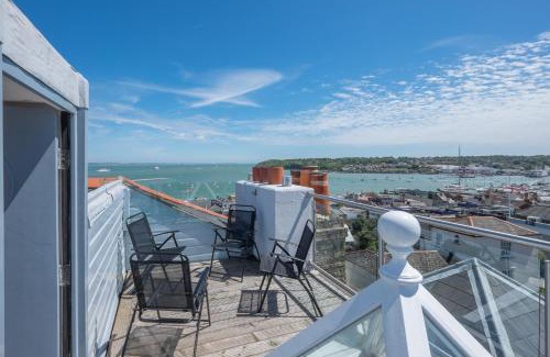 Cowes Casa | Cliffhanger 18 Castle Road