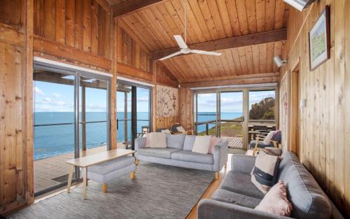 Myponga Beach Casa | Cliffs End Beach Shack 105 Gold Coast Drive
