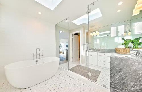 La Jolla Shores Casa | Cliffside Haven Where Ocean Meets Sky
