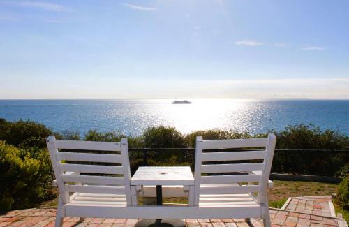 Portsea Casa | Clifftop Cottage at The Portsea Camp