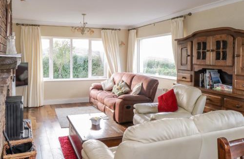 Tully Casa | Clifftop Haven