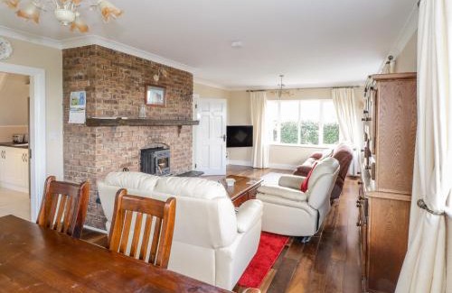 Tully Casa | Clifftop Haven