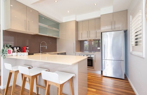 Redhead Casa | Clifftop on Cowlishaw A Redhead Beach Retreat
