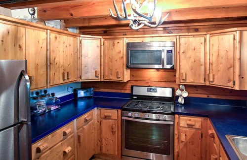 Primrose Casa | Cliffview Lodge - 16 BR Lodge at Cliffview Resort
