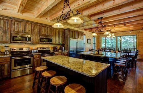 Primrose Cabina | Cliffview Retreat - 11 BR Lodge at Cliffview Resort - a estrenar!