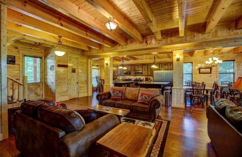 Primrose Cabina | Cliffview Retreat - 11 BR Lodge at Cliffview Resort - a estrenar!