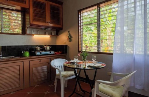 Lazi Casa | Cliffvue Homestead — North House