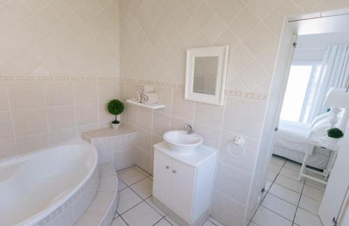 Kei Mouth Casa | Clifton Cottage