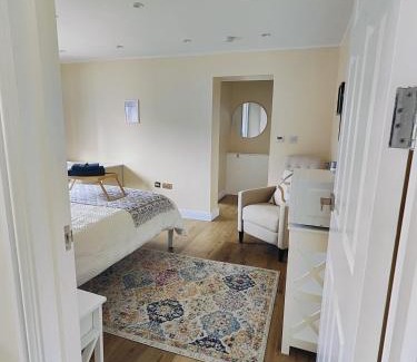 Canning Town Cama Y Desayuno | Clifton House O2 & Excel Rooms with private bathroom and Breakfast option