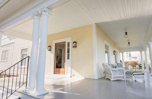 Natchez Casa | Clifton House - Observatory - King Suite, Sleeps 4, Mississippi River Views