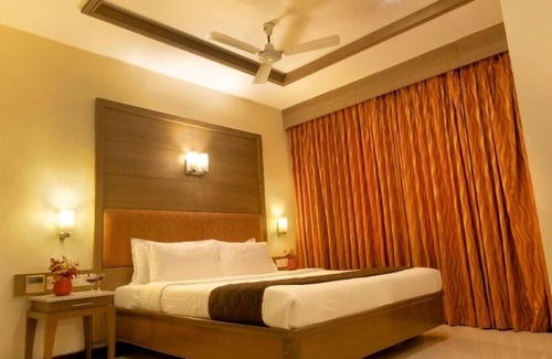 Velankanni Hotel | Clinton Park Inn