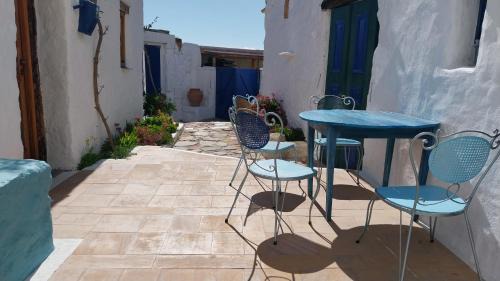 South Rhodes Casa | Clive and Bifi's house