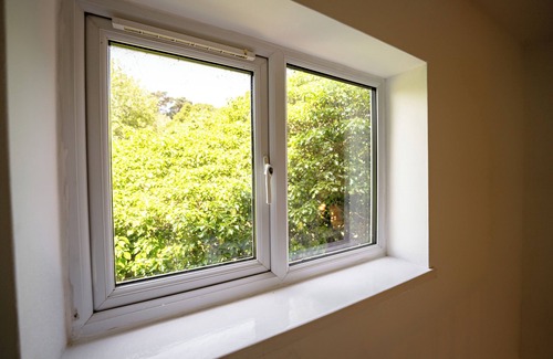 Taplow Cabaña | Cliveden Stud Cottage w/HotTub near Cliveden Trust on Ex-Racing Horse Grounds