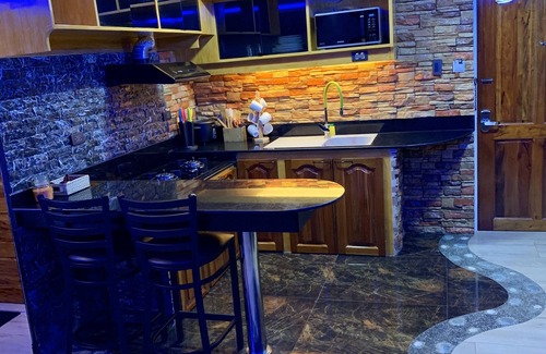 Mactan Export Processing Zone Apartamento | CLOCKWORKORANGE Luxury Suites
