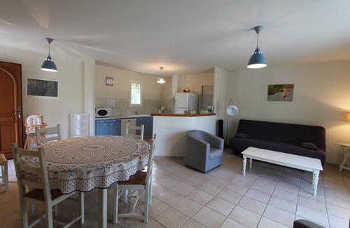 Graveson Casa | Clos Christol B is a beautiful holiday home for 7 people with private pool in Graveson, Provence.