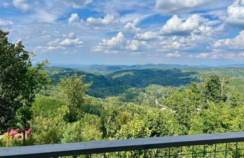 Chalet Village North Casa | Close Enough to Perfect Luxurious 4 Bedroom Cabin with Game Room & Stunning Views